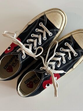 Comme des Garcons PLAY x Converse low top sneakers